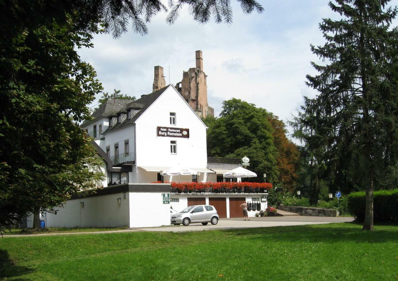 Hotel-Restaurant Burg-Ramstein Kordel Exterior photo